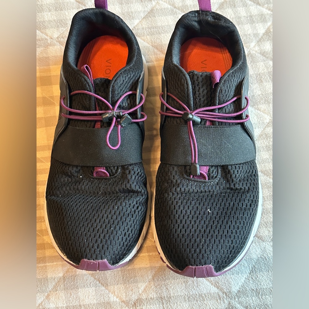 Black Vionic Shoes, size 11